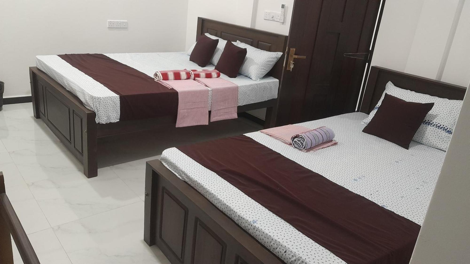 Theepan'S Home نيلافيلي المظهر الخارجي الصورة
