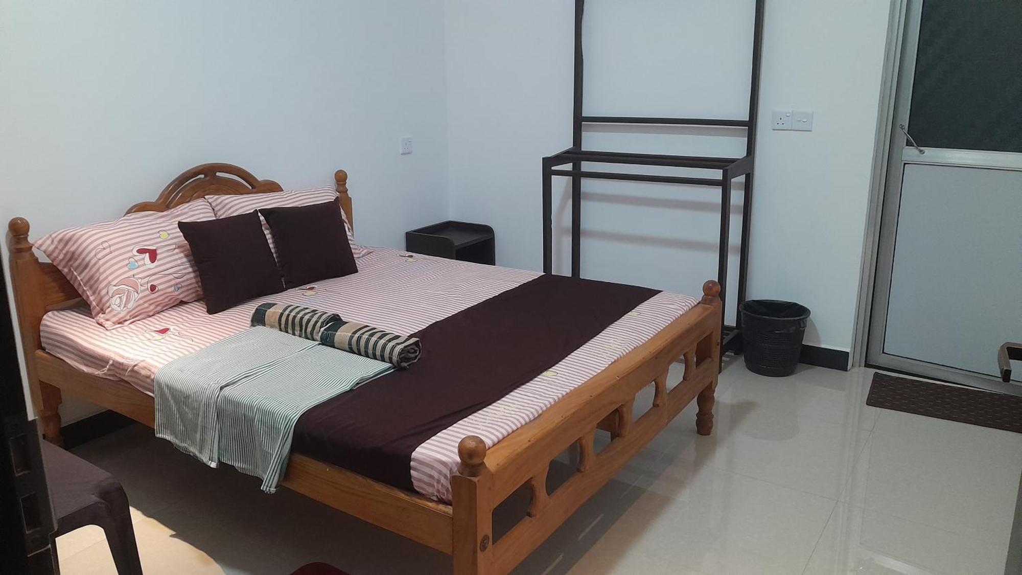 Theepan'S Home نيلافيلي المظهر الخارجي الصورة