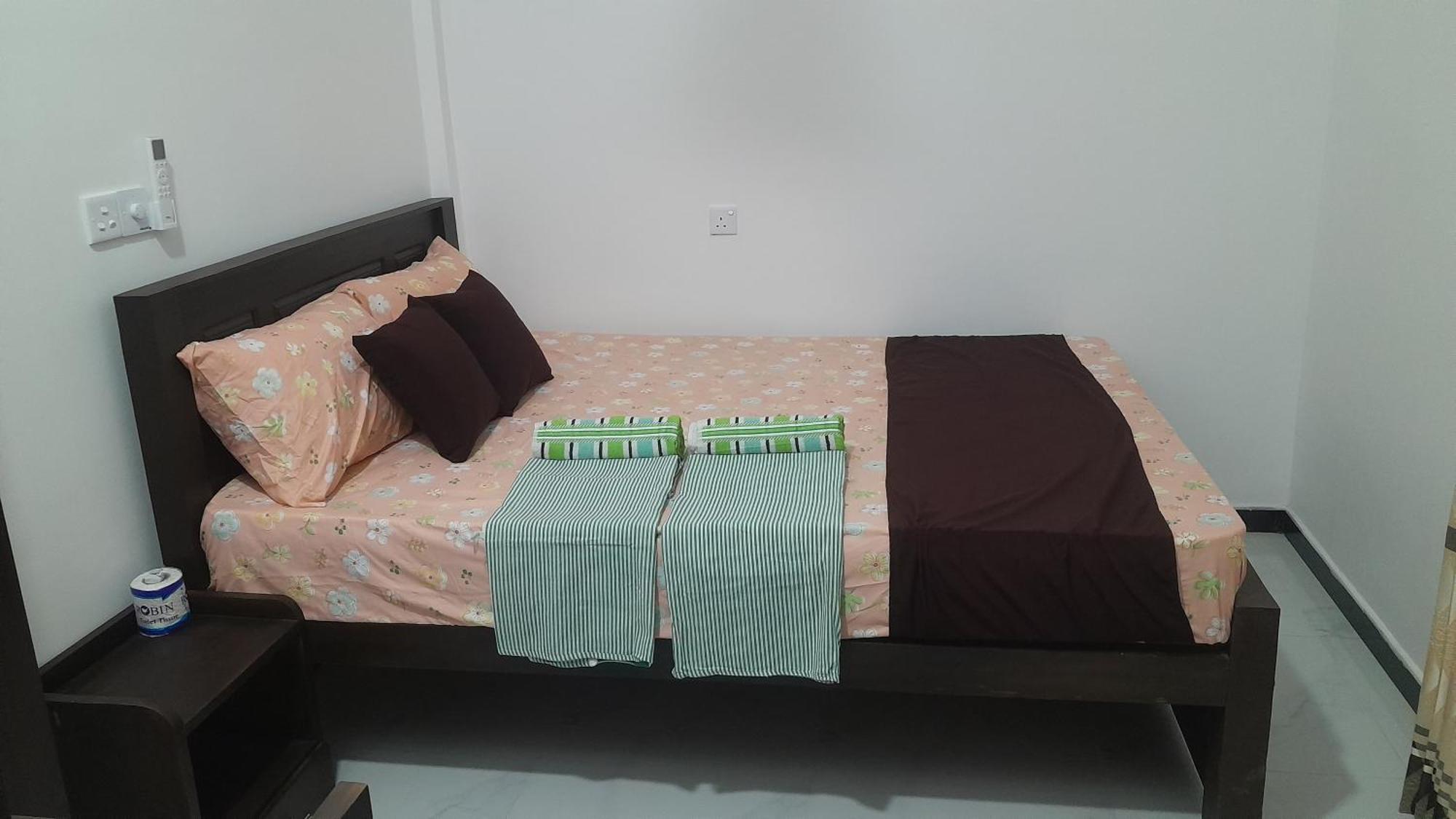 Theepan'S Home نيلافيلي المظهر الخارجي الصورة