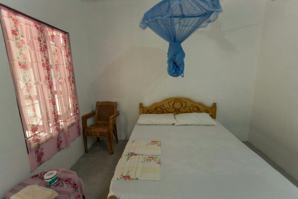 Theepan'S Home نيلافيلي المظهر الخارجي الصورة