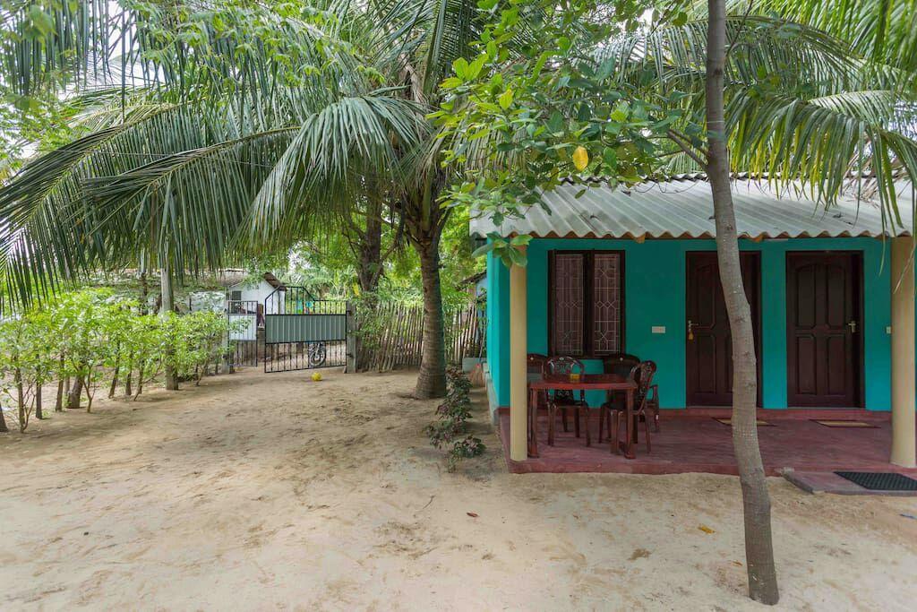Theepan'S Home نيلافيلي المظهر الخارجي الصورة
