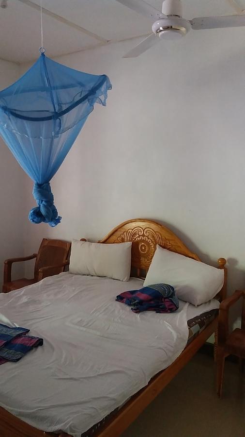 Theepan'S Home نيلافيلي المظهر الخارجي الصورة