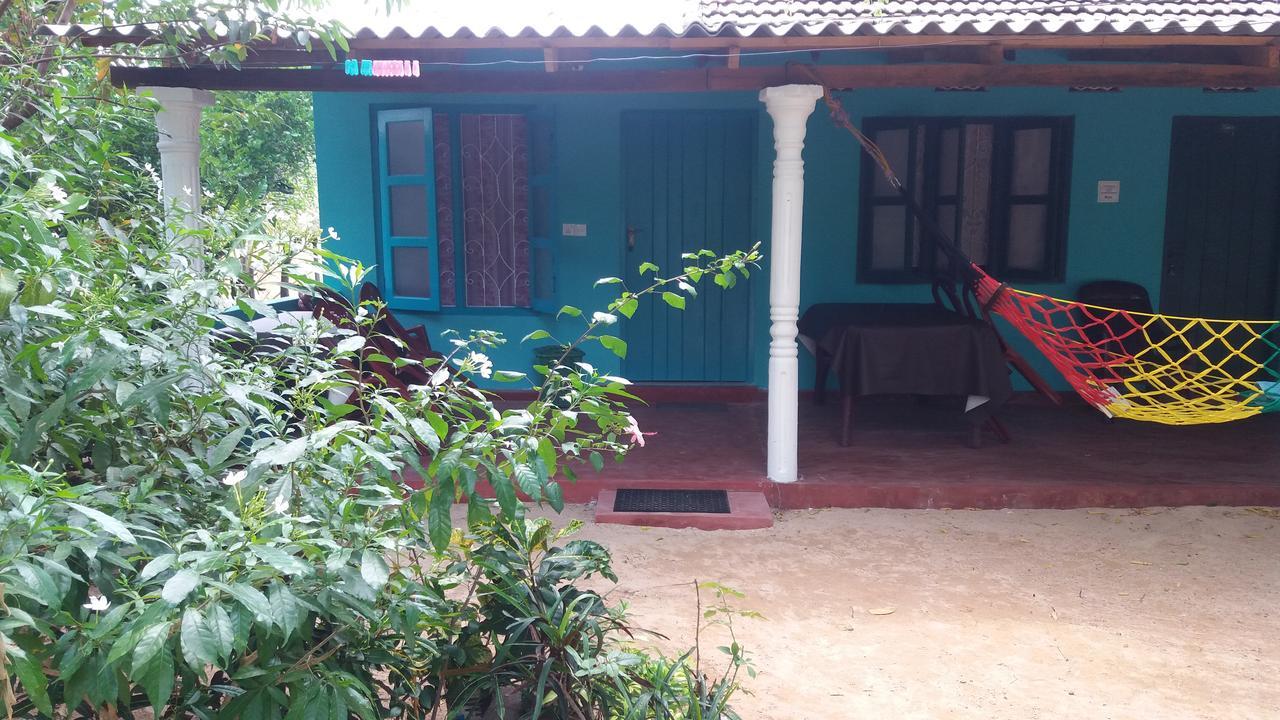Theepan'S Home نيلافيلي المظهر الخارجي الصورة