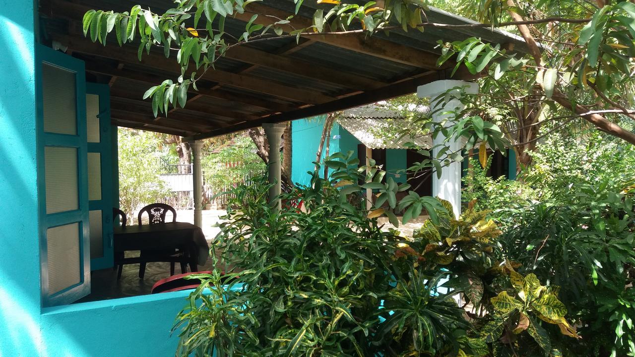 Theepan'S Home نيلافيلي المظهر الخارجي الصورة