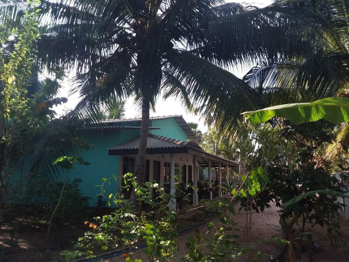 Theepan'S Home نيلافيلي المظهر الخارجي الصورة