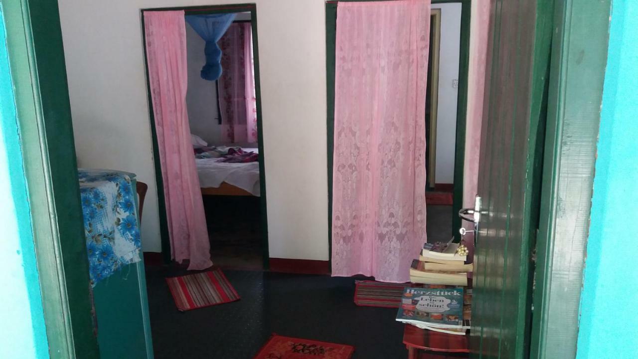 Theepan'S Home نيلافيلي المظهر الخارجي الصورة