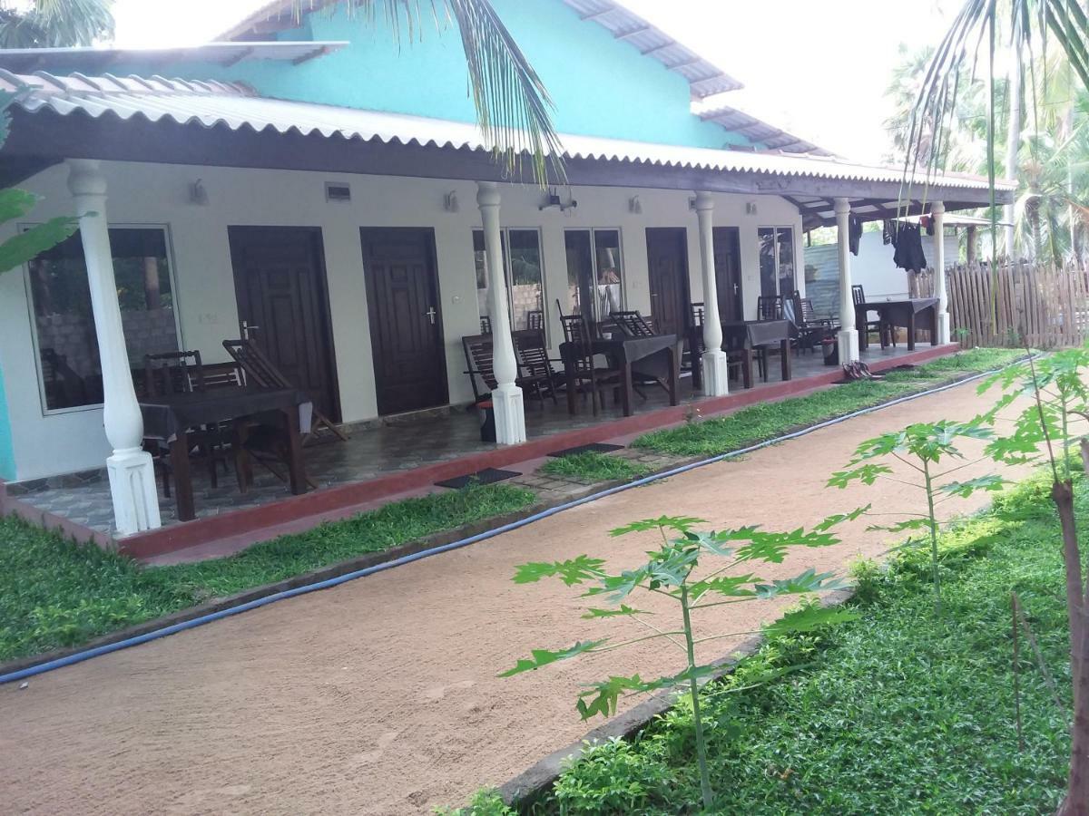 Theepan'S Home نيلافيلي المظهر الخارجي الصورة