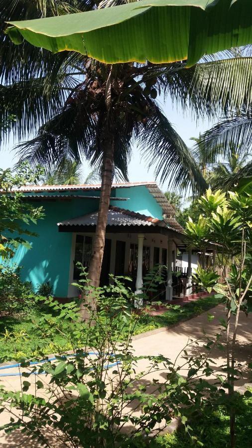 Theepan'S Home نيلافيلي المظهر الخارجي الصورة